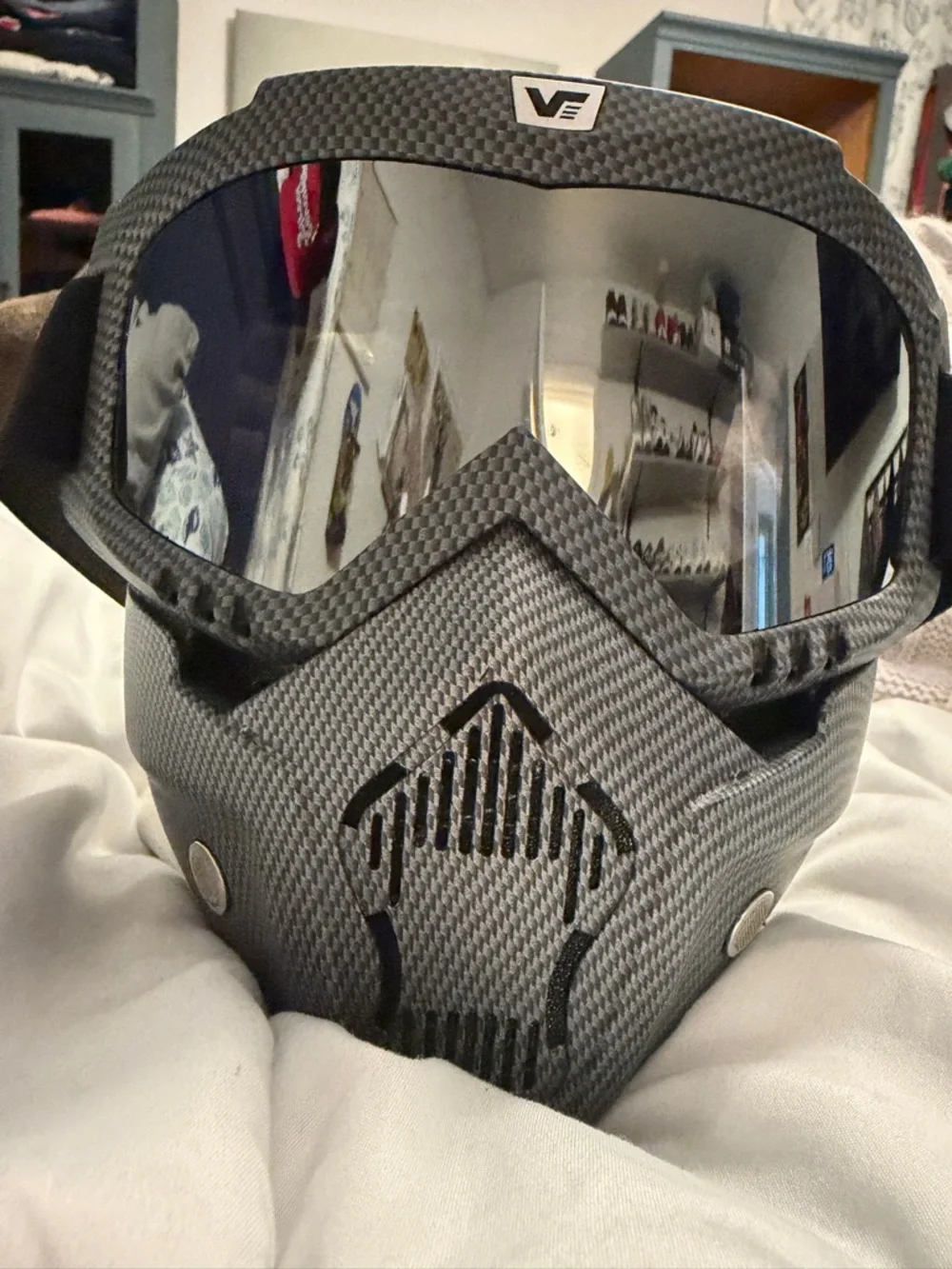 Carbon Fiber Effect Men's Protective Face Mask with Mirrored Lens